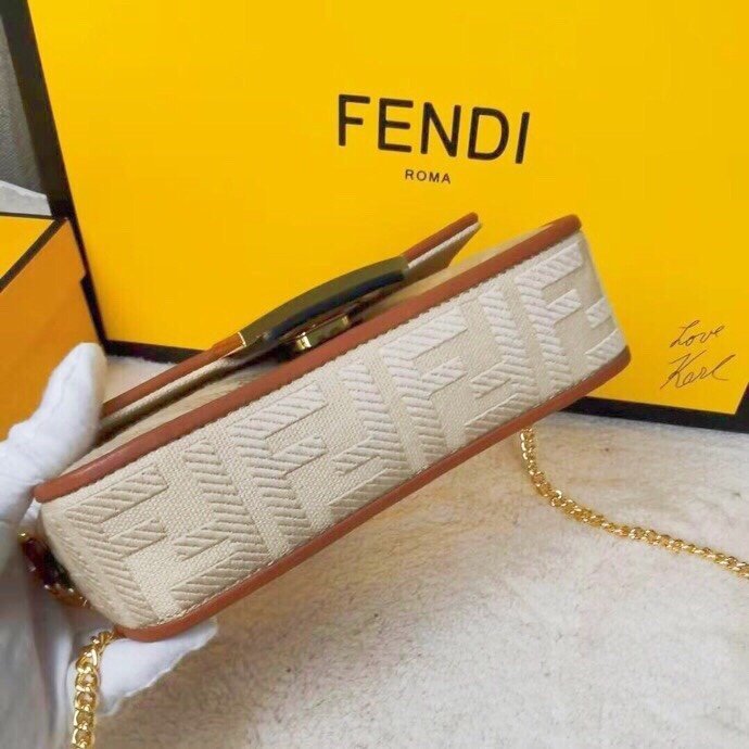 フェンディバッグコピー 大人気2022新品 FENDI レディース ショルダーバッグ