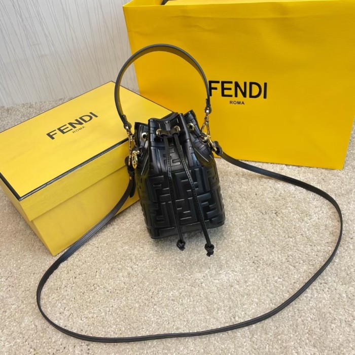フェンディバッグコピー 定番人気2022新品 FENDI レディース バケツバッグ