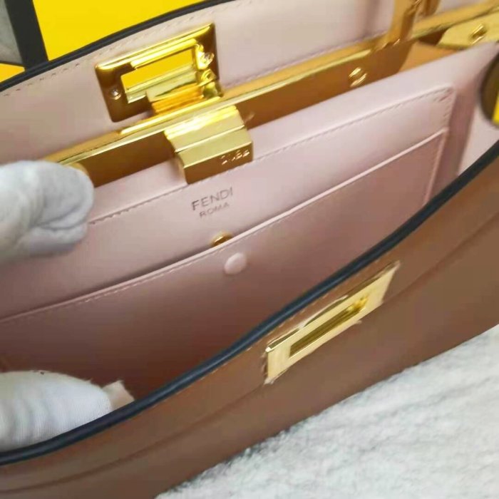 フェンディバッグコピー 2022新品注目度NO.1 FENDI レディース ハンドバッグ