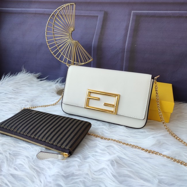 フェンディバッグコピー 大人気2022新品 FENDI レディース ショルダーバッグ