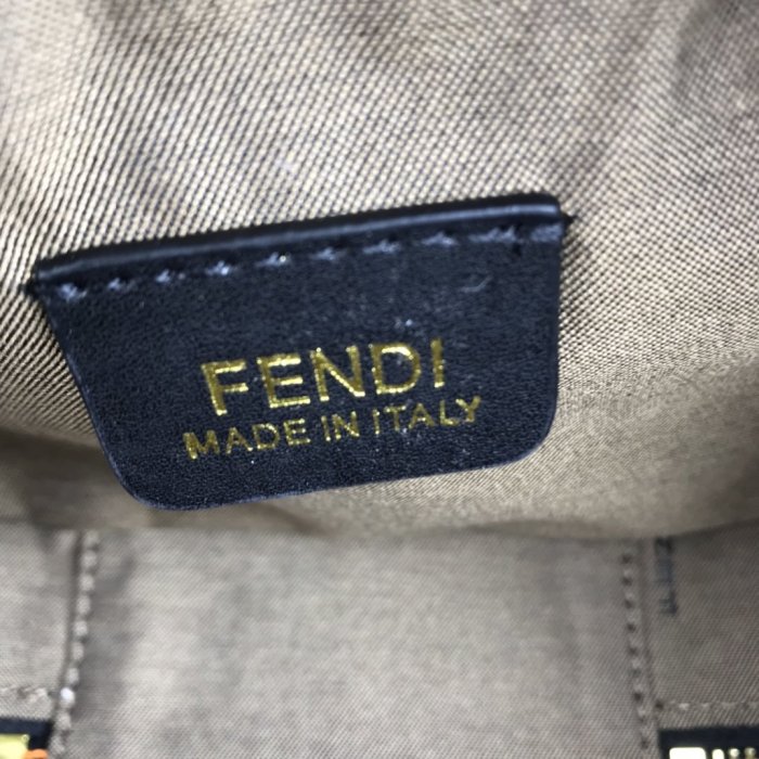フェンディバッグコピー 2022新品注目度NO.1 FENDI レディース ショルダーバッグ