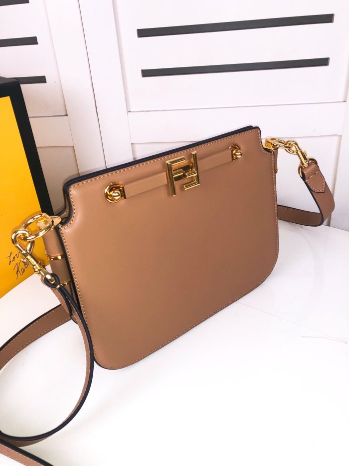 フェンディバッグコピー 大人気2022新品 FENDI レディース ショルダーバッグ