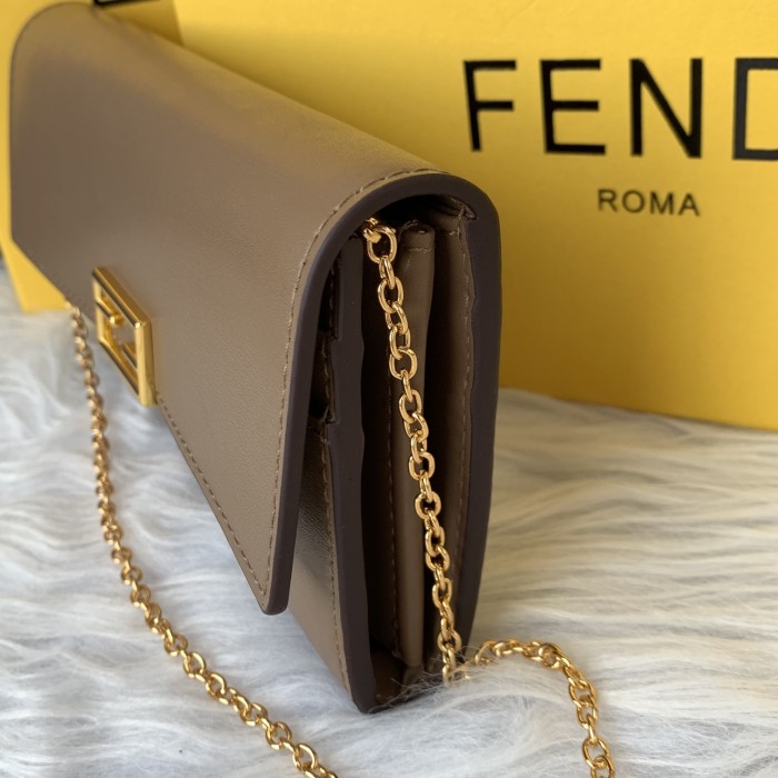 フェンディバッグコピー 大人気2022新品 FENDI レディース ショルダーバッグ