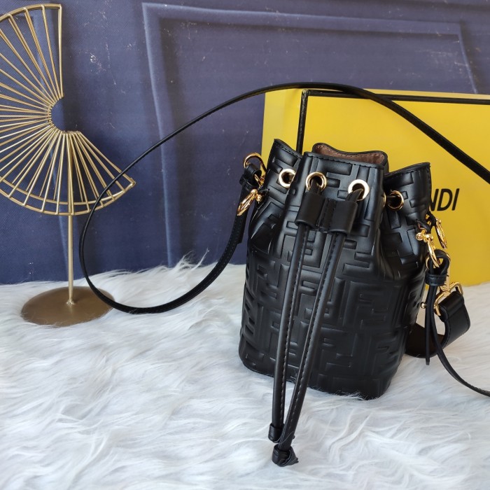 フェンディバッグコピー 定番人気2022新品 FENDI レディース バケツバッグ