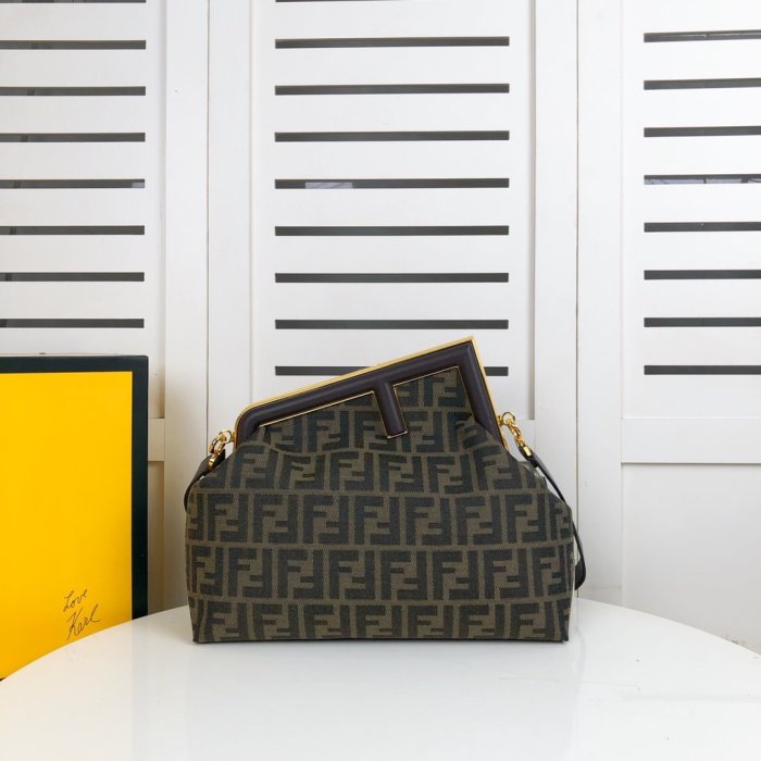 フェンディバッグコピー 大人気2022新品 FENDI レディース ショルダーバッグ