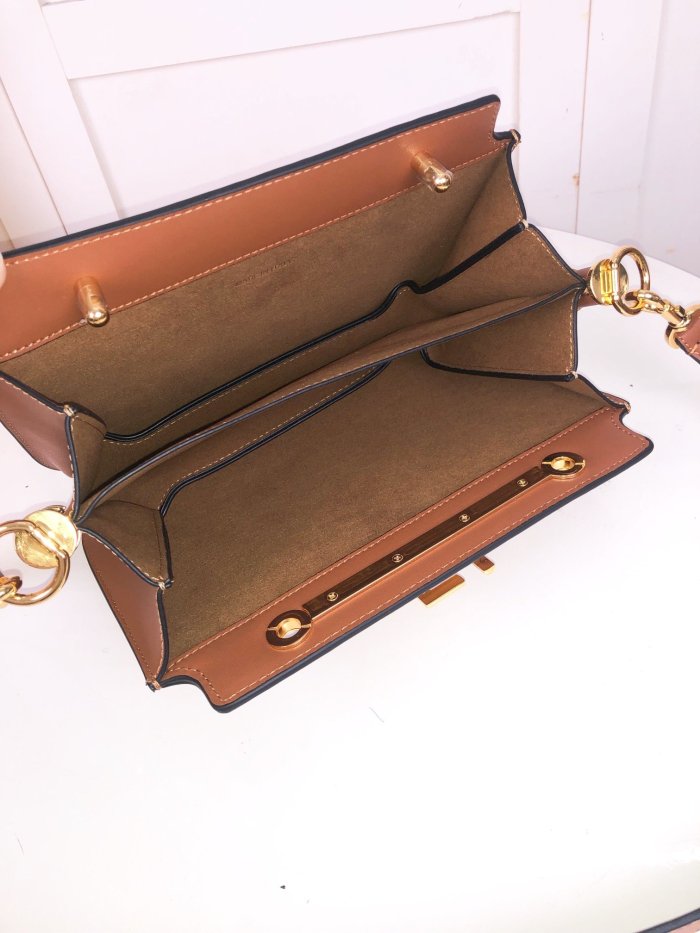 フェンディバッグコピー 大人気2022新品 FENDI レディース ショルダーバッグ