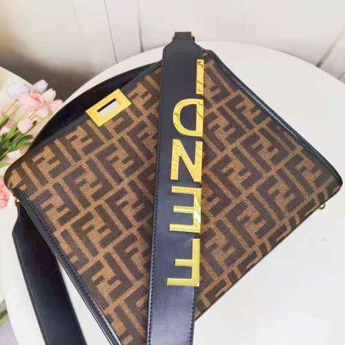 フェンディバッグコピー 2022新品注目度NO.1 FENDI レディース トートバッグ