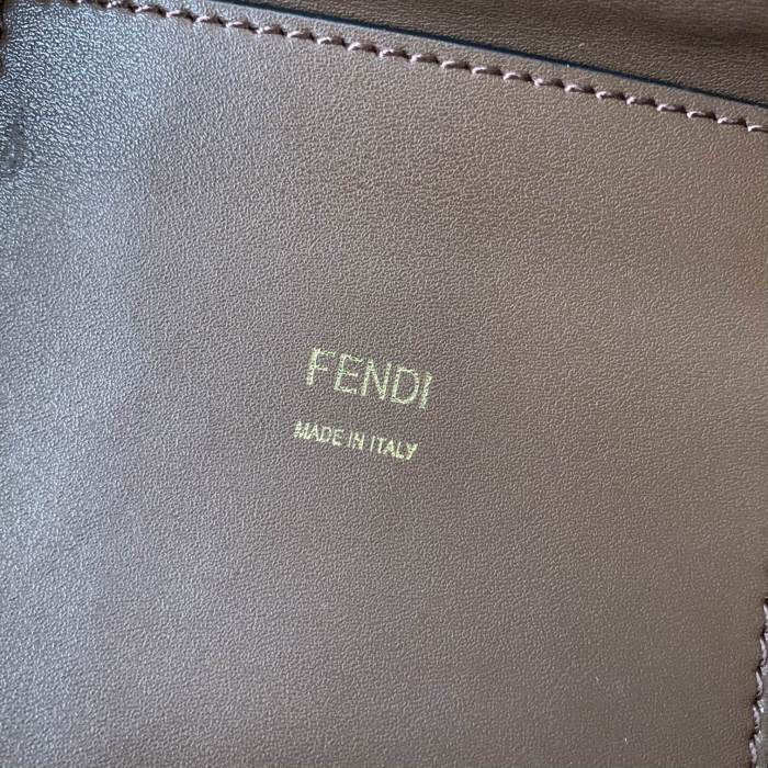フェンディバッグコピー 2022新品注目度NO.1 FENDI レディース ショルダーバッグ
