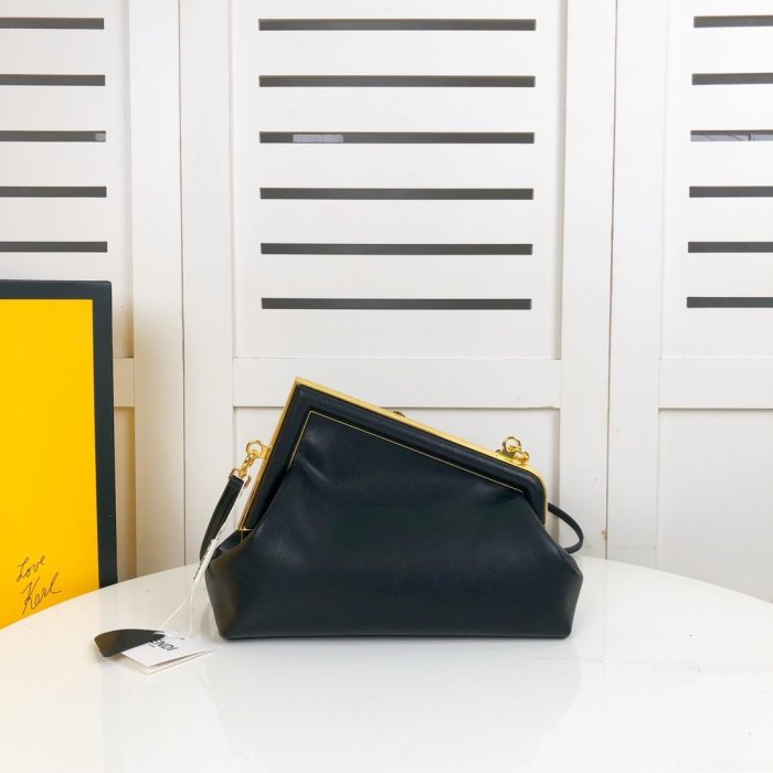フェンディバッグコピー 定番人気2022新品 FENDI レディース ショルダーバッグ