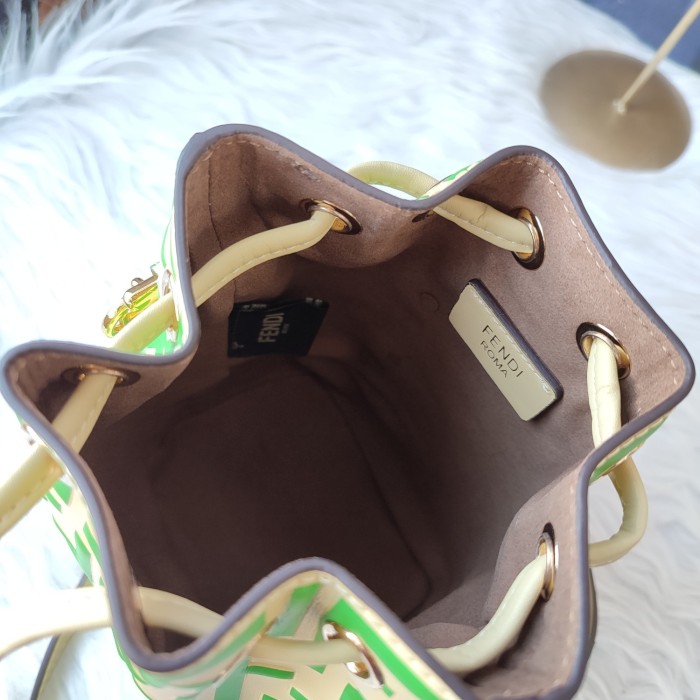 フェンディバッグコピー 大人気2022新品 FENDI レディース バケツバッグ