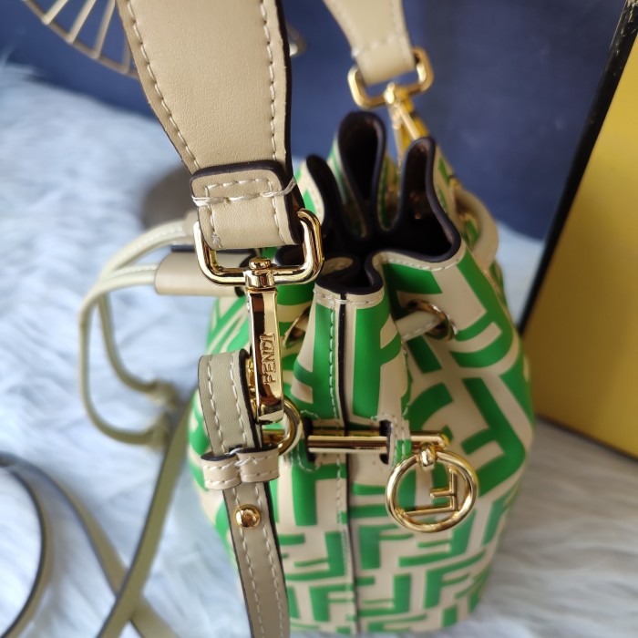 フェンディバッグコピー 大人気2022新品 FENDI レディース バケツバッグ