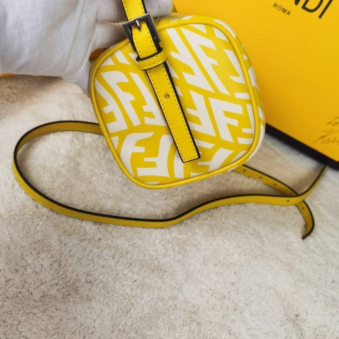 フェンディバッグコピー 2022新品注目度NO.1 FENDI レディース ハンドバッグ