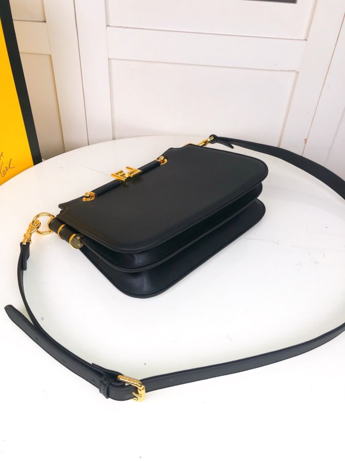 フェンディバッグコピー 定番人気2022新品 FENDI レディース ショルダーバッグ