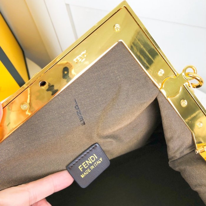 フェンディバッグコピー 大人気2022新品 FENDI レディース ショルダーバッグ