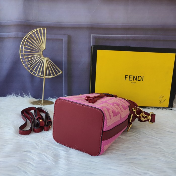 フェンディバッグコピー 大人気2022新品 FENDI レディース バケツバッグ