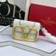 ヴァレンティノバッグコピー 2022新品注目度NO.1 Valentino レディース ショルダーバッグ
