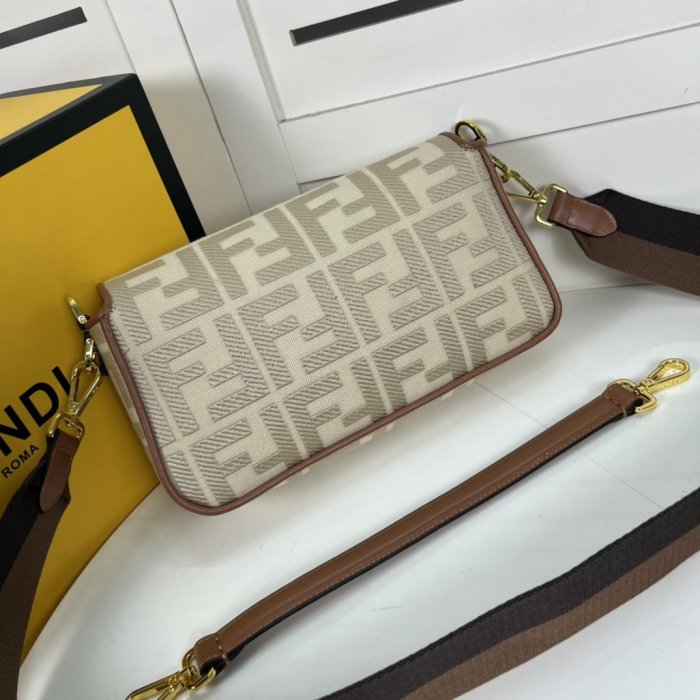 フェンディバッグコピー 大人気2022新品 FENDI レディース ハンドバッグ
