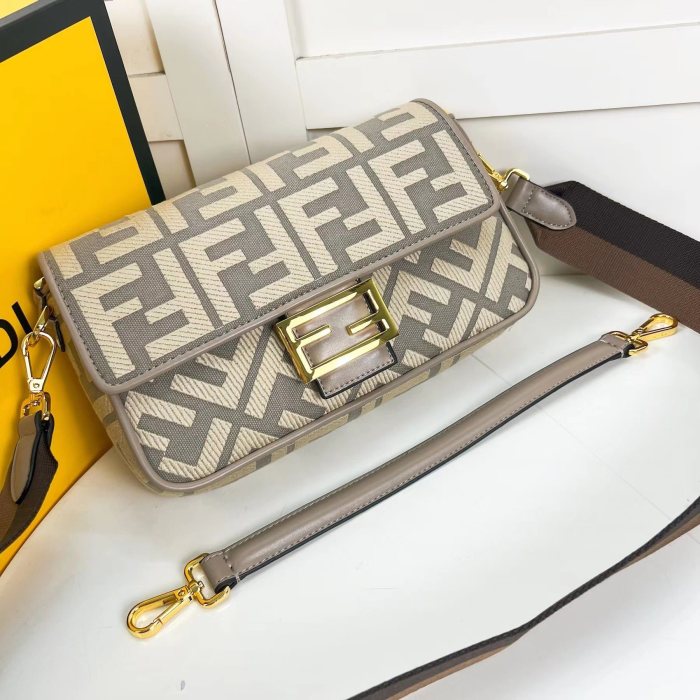 フェンディバッグコピー 大人気2022新品 FENDI レディース ハンドバッグ