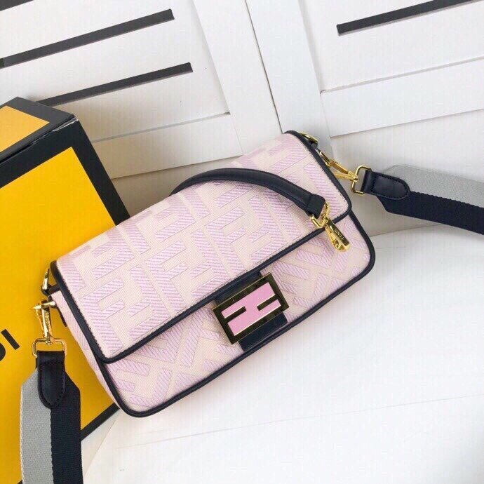 フェンディバッグコピー 2022新品注目度NO.1 FENDI レディース ハンドバッグ