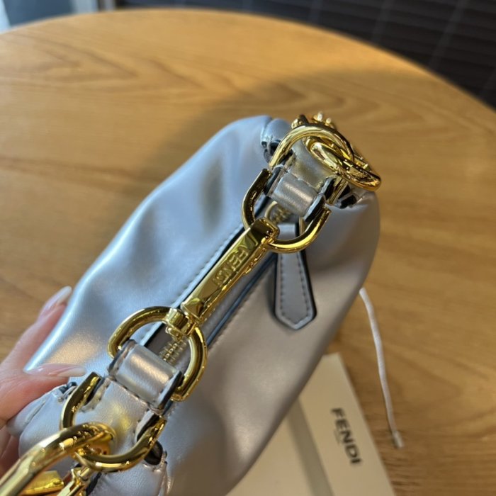 フェンディバッグコピー 大人気2022新品 FENDI レディース ハンドバッグ