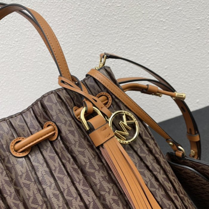 マイケル コースバッグコピー 2022新品注目度NO.1 Michael Kors レディース トートバッグ