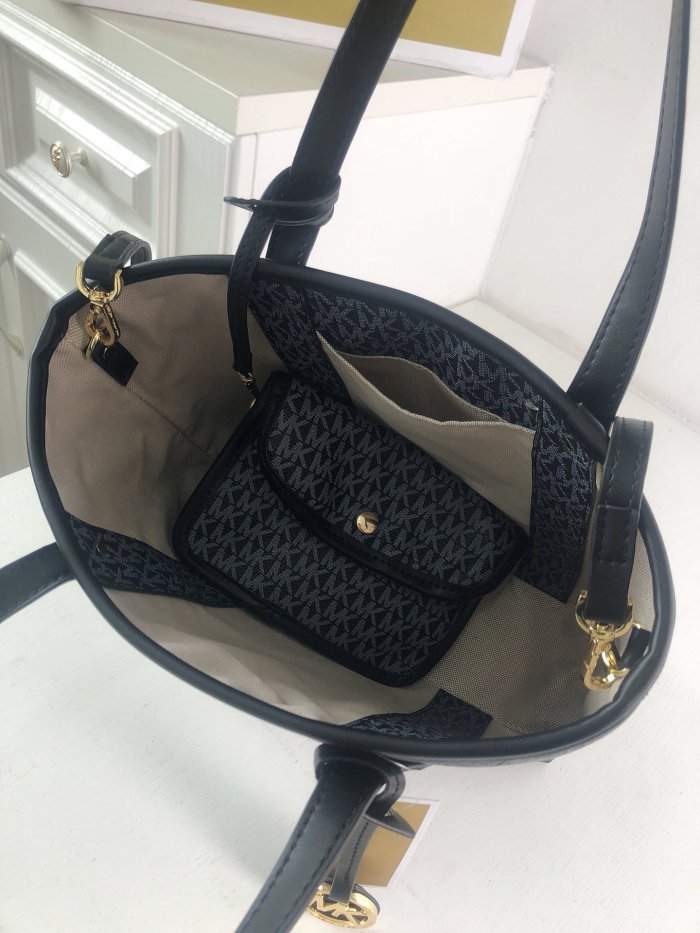 マイケル コースバッグコピー 2022新品注目度NO.1 Michael Kors レディース トートバッグ
