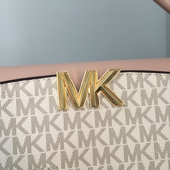 マイケル コースバッグコピー 2022新品注目度NO.1 Michael Kors レディース ハンドバッグ