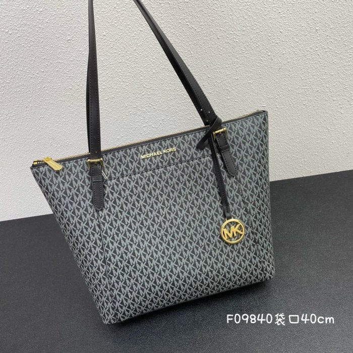 マイケル コースバッグコピー 2022新品注目度NO.1 Michael Kors レディース トートバッグ