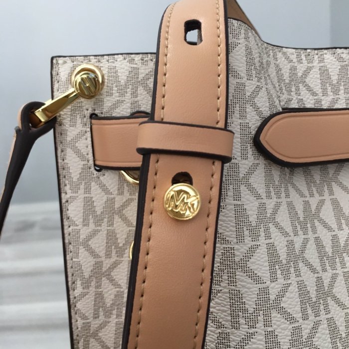 マイケル コースバッグコピー 2022新品注目度NO.1 Michael Kors レディース バケツバッグ