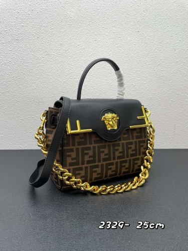 ヴェルサーチェバッグコピー 定番人気2022新品  VERSACE レディース ハンドバッグ