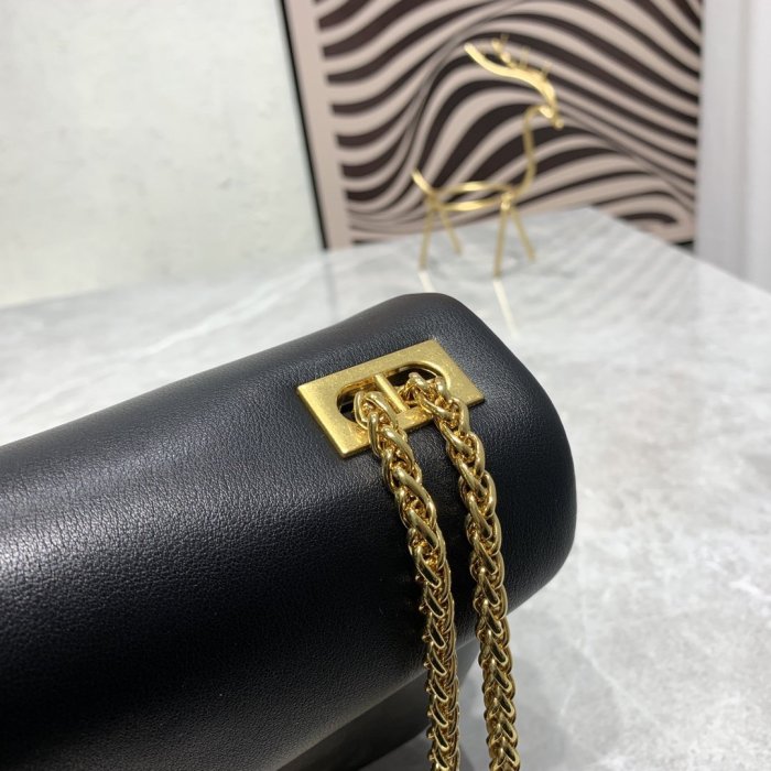 ヴァレンティノバッグコピー 2022新品注目度NO.1 Valentino レディース ショルダーバッグ
