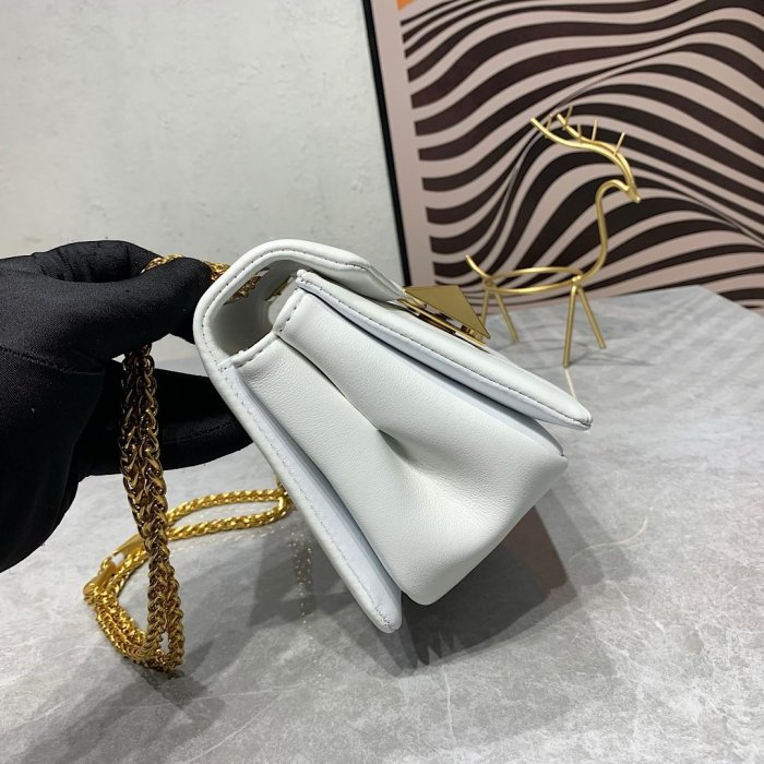 ヴァレンティノバッグコピー 2022新品注目度NO.1 Valentino レディース ショルダーバッグ