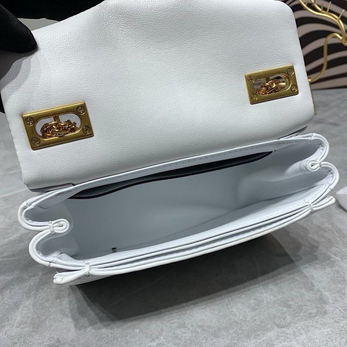 ヴァレンティノバッグコピー 2022新品注目度NO.1 Valentino レディース ショルダーバッグ