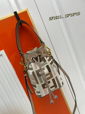 フェンディバッグコピー 大人気2023新品 FENDI レディース バケツバッグ