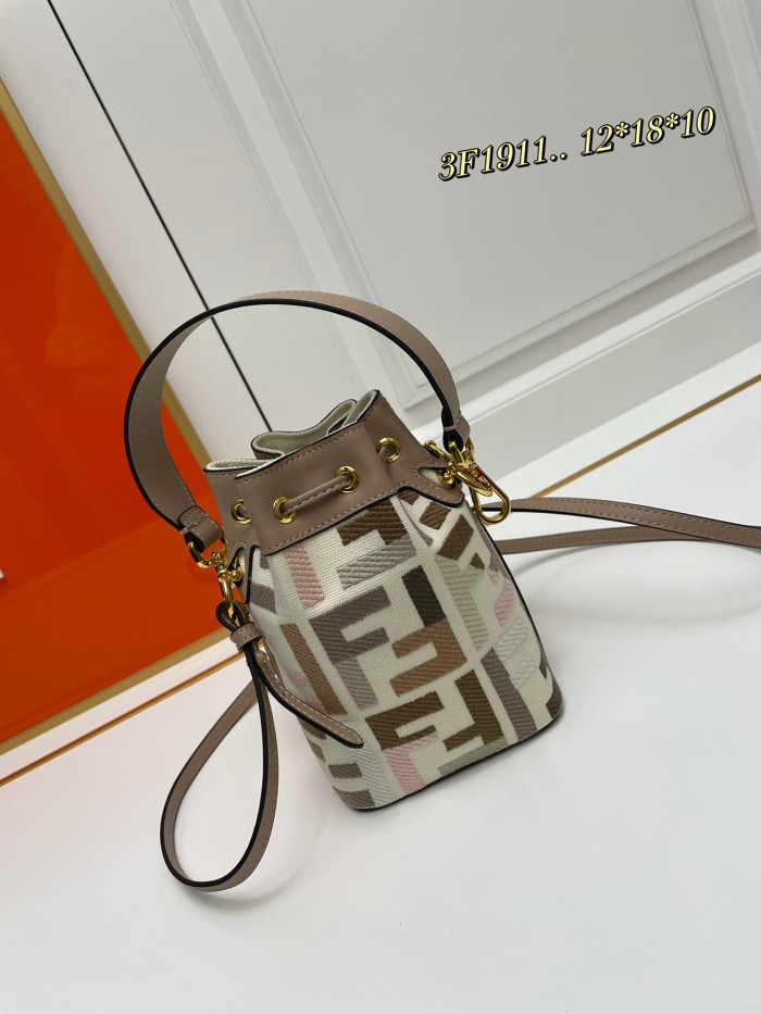 フェンディバッグコピー 大人気2023新品 FENDI レディース バケツバッグ