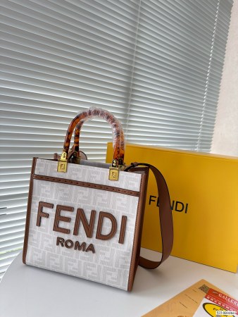 フェンディバッグコピー 2023新品注目度NO.1 FENDI レディース ハンドバック