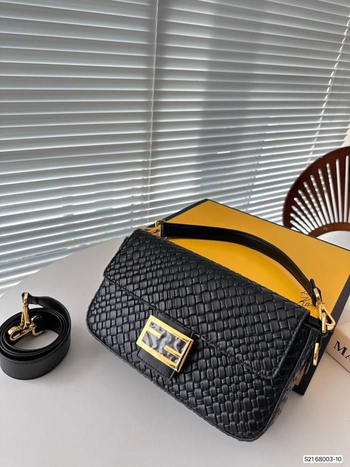 フェンディバッグコピー 大人気2023新品 FENDI レディース ハンドバッグ