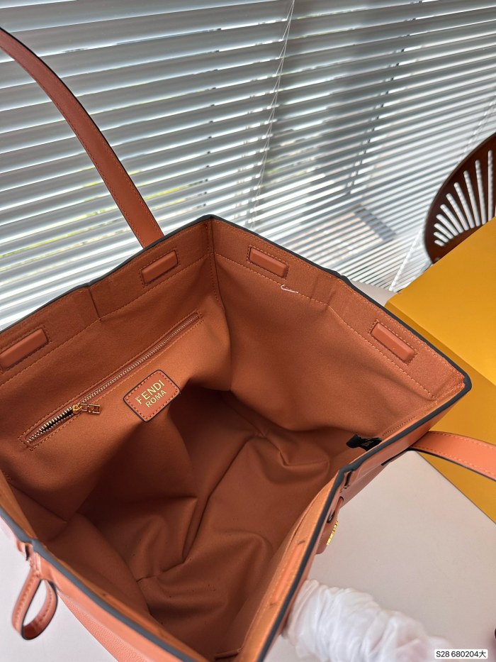 フェンディバッグコピー 定番人気2023新品 FENDI レディース トートバッグ