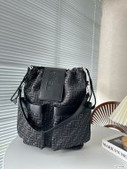 フェンディバッグコピー 大人気2023新品 FENDI レディース バックパック