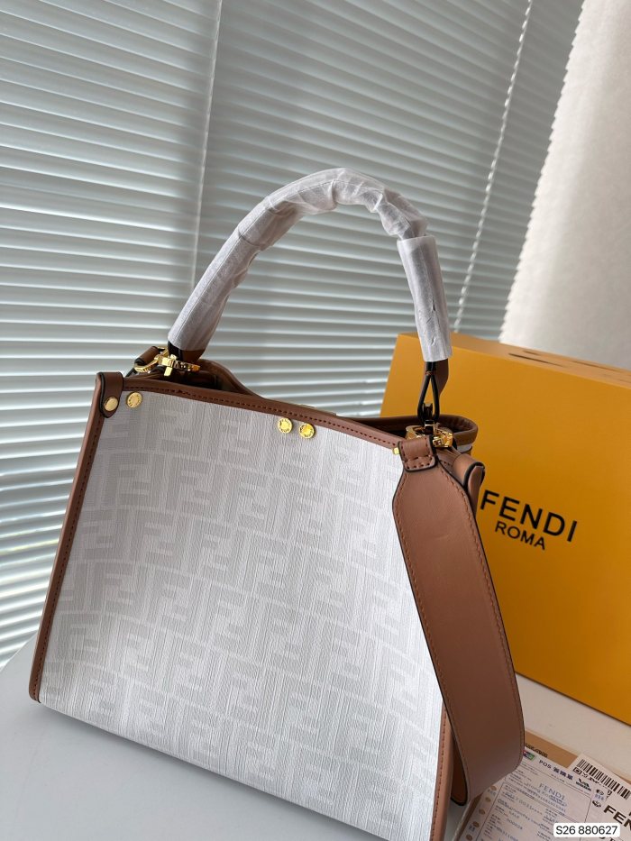 フェンディバッグコピー 定番人気2023新品 FENDI レディース ハンドバッグ