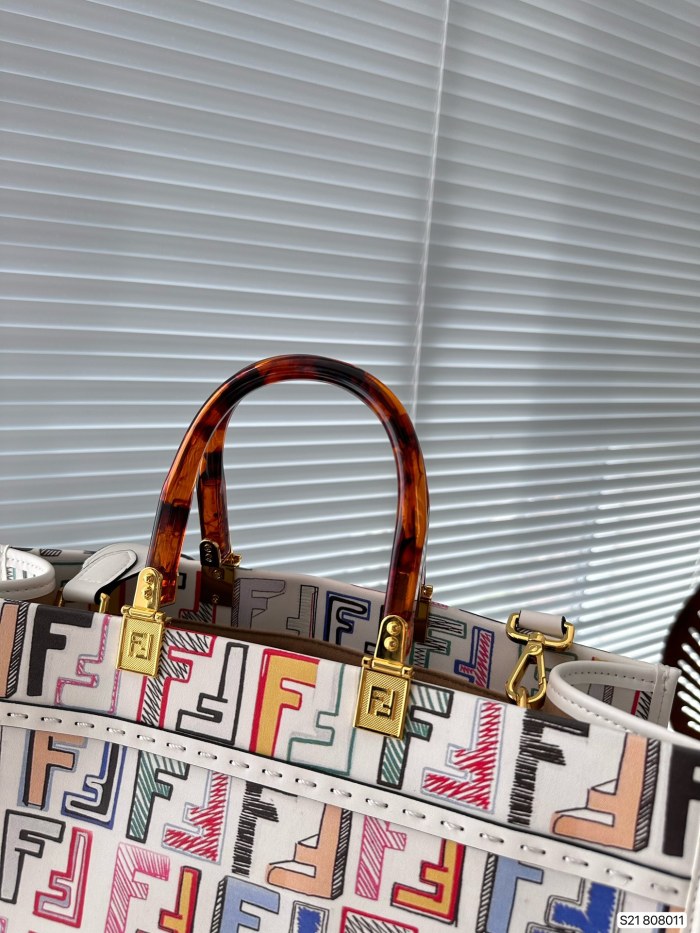 フェンディバッグコピー 2023新品注目度NO.1 FENDI レディース ハンドバッグ
