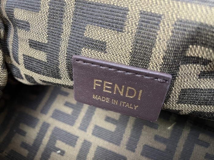 フェンディバッグコピー 大人気2023新品 FENDI レディース ショルダーバッグ