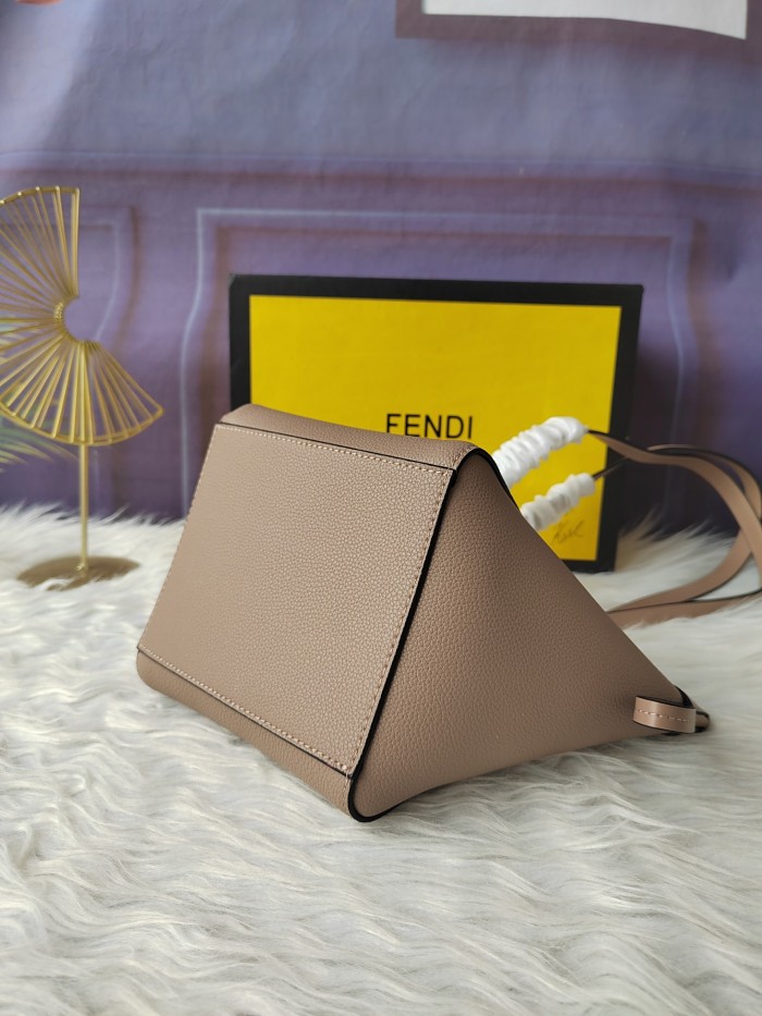 フェンディバッグコピー 定番人気2023新品 FENDI レディース トートバッグ