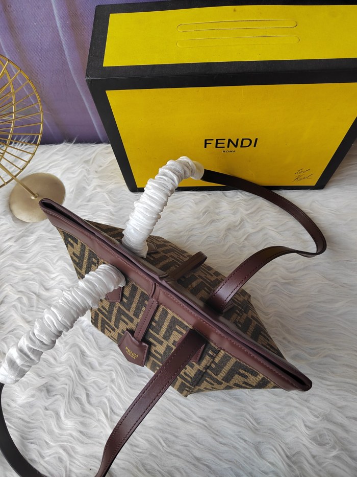 フェンディバッグコピー 定番人気2023新品 FENDI レディース トートバッグ
