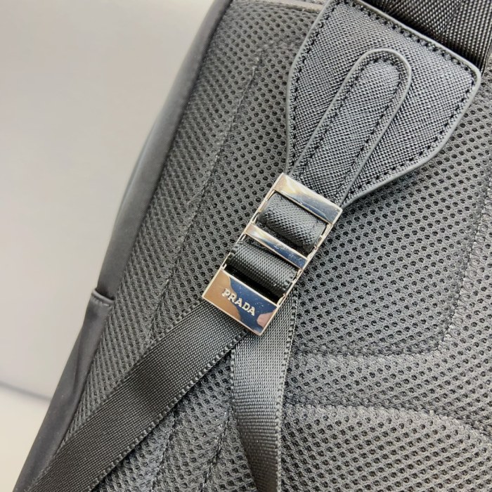 日本未入荷  2024 プラダ 新作バックパック偽物