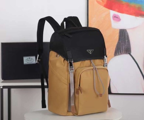 完売必至 2024 プラダ 新作バックパック偽物