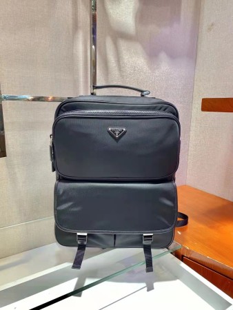 使い勝手良し  2024 プラダ 新作バックパック偽物