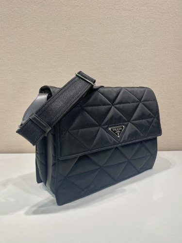 日本未入荷  2024 プラダ 新作ショルダーバッグコピー