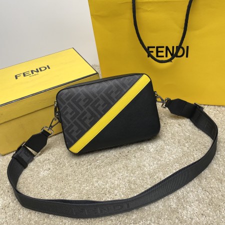 送料込  2024 フェンディ 新作ショルダーバッグスーパーコピー