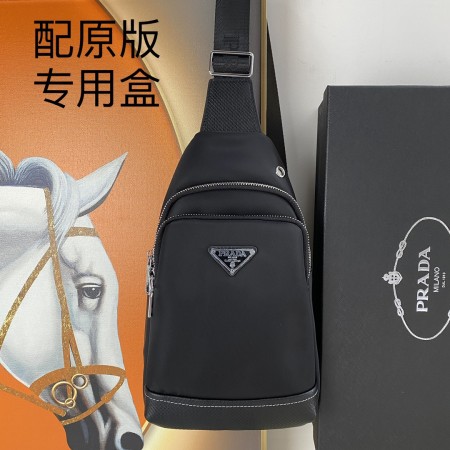 完売前に！ 2024 プラダ 新作ボディバッグスーパーコピー